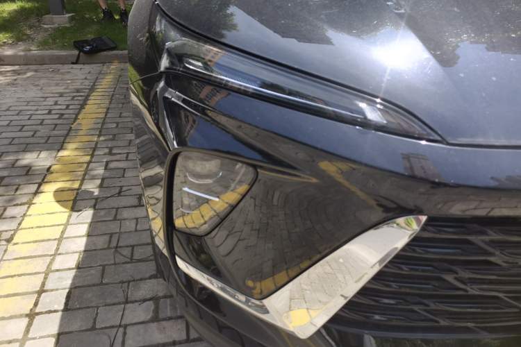 Used Buick Envision 2025 Encore Plus 28T Two-Wheel-Drive Platinum Edition Right Front Headlight