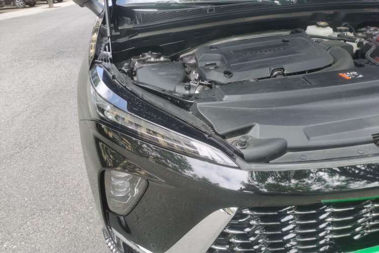 Used Buick Envision 2025 Encore Plus Four-Wheel Drive Avenir Right Front Headlight