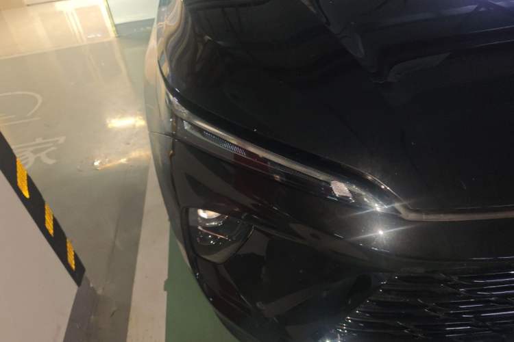 Used Buick Envision 2025 Encore Plus 28T Two-Wheel-Drive Platinum Edition Right Front Headlight