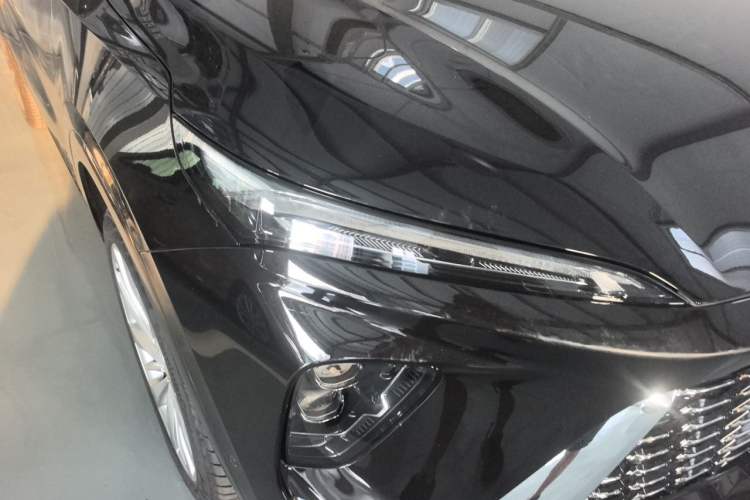Used Buick Envision 2025 Encore Plus Four-Wheel Drive Avenir Right Front Headlight