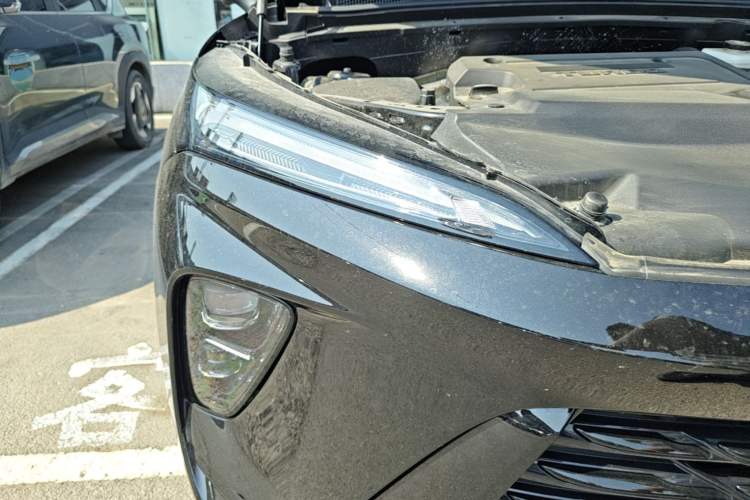 Used Buick Envision 2025 Encore Plus 28T Two-Wheel-Drive Platinum Edition Right Front Headlight