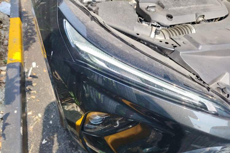 Used Buick Envision 2025 Encore Plus Four-Wheel Drive Avenir Right Front Headlight