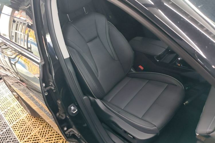 Used Buick Envision 2025 Encore Plus 28T Two-Wheel-Drive Platinum Edition Right Front Seat