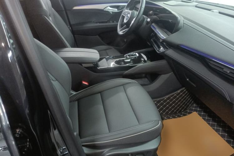 Used Buick Envision 2025 Encore Plus 28T Two-Wheel-Drive Platinum Edition Right Front Seat