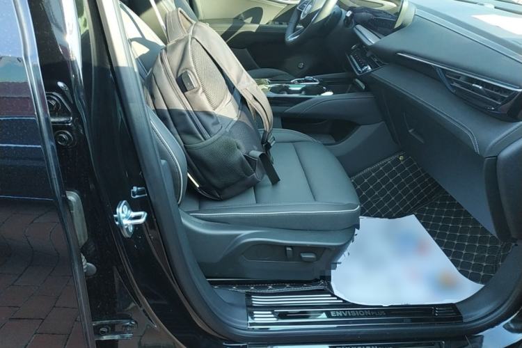 Used Buick Envision 2025 Encore Plus 28T Two-Wheel-Drive Platinum Edition Right Front Seat