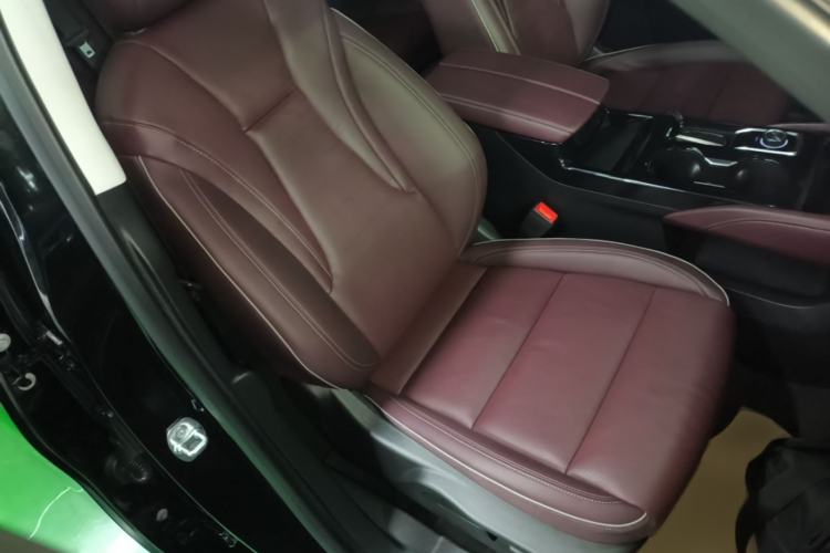 Used Buick Envision 2025 Encore Plus 28T Two-Wheel-Drive Platinum Edition Right Front Seat