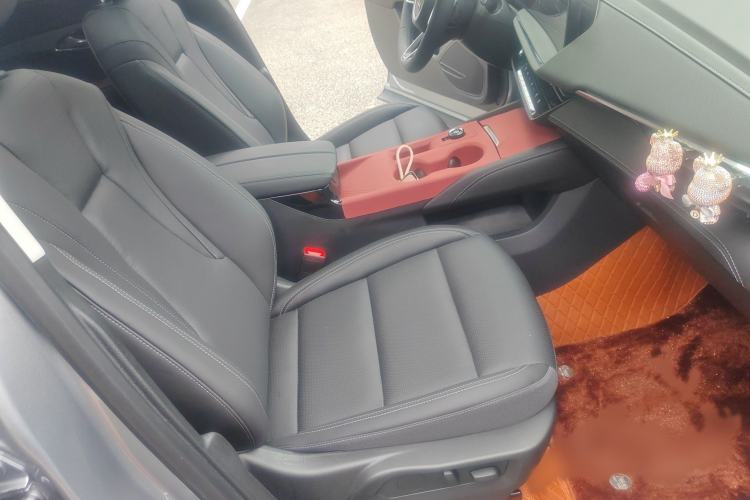 Used Buick Envision 2025 25T Entry-Grade Platinum Edition Right Front Seat