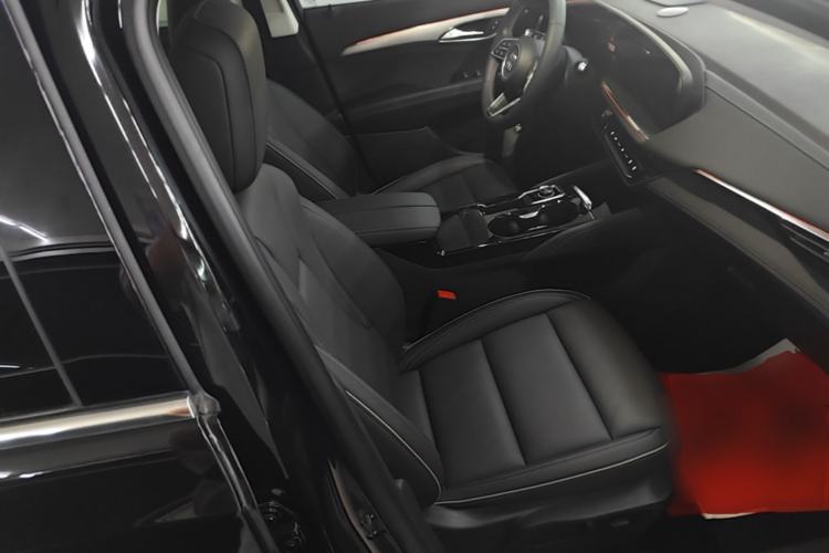 Used Buick Envision 2025 Encore Plus 28T Two-Wheel-Drive Platinum Edition Right Front Seat