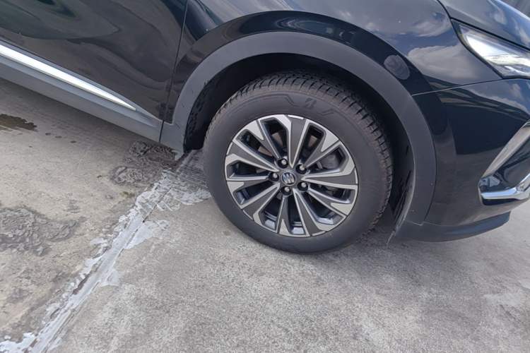 Used Buick Envision 2025 25T Entry-Grade Platinum Edition Right Front Wheel Hub