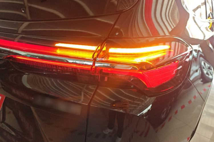 Used Buick Envision 2025 Encore Plus 28T Two-Wheel-Drive Platinum Edition Right Rear Taillight