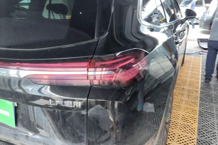 Used Buick Envision 2025 Encore Plus 28T Two-Wheel-Drive Platinum Edition Right Rear Taillight