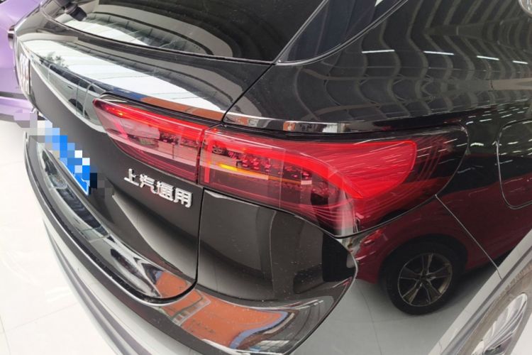Used Buick Envision 2025 25T Entry-Grade Platinum Edition Right Rear Taillight