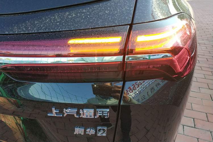Used Buick Envision 2025 Encore Plus 28T Two-Wheel-Drive Platinum Edition Right Rear Taillight