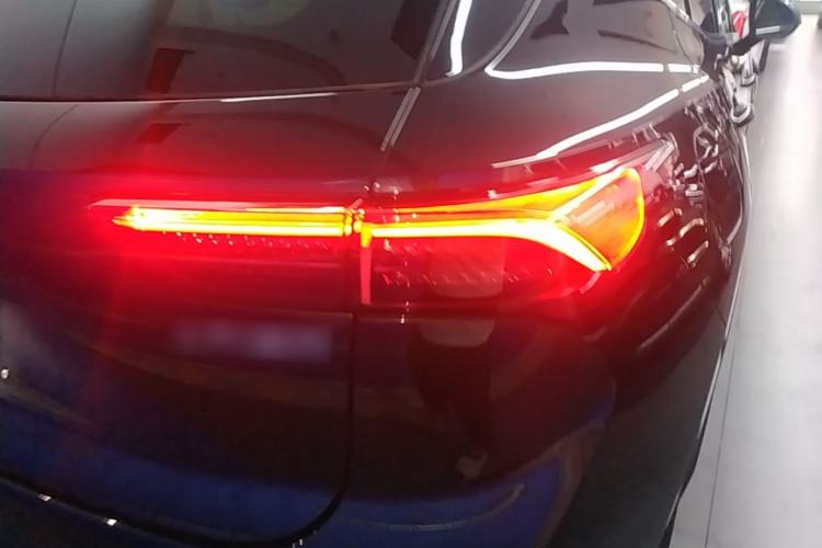Used Buick Envision 2025 25T Entry-Grade Platinum Edition Right Rear Taillight