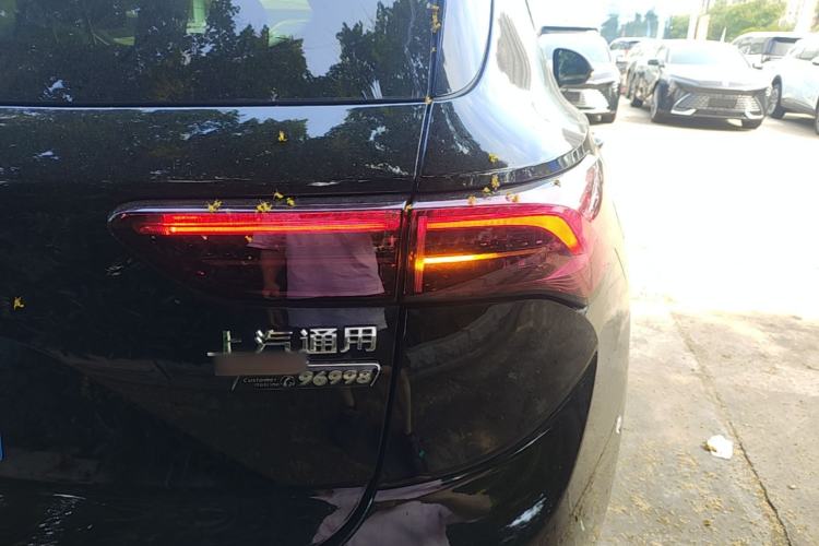 Used Buick Envision 2025 25T Entry-Grade Platinum Edition Right Rear Taillight