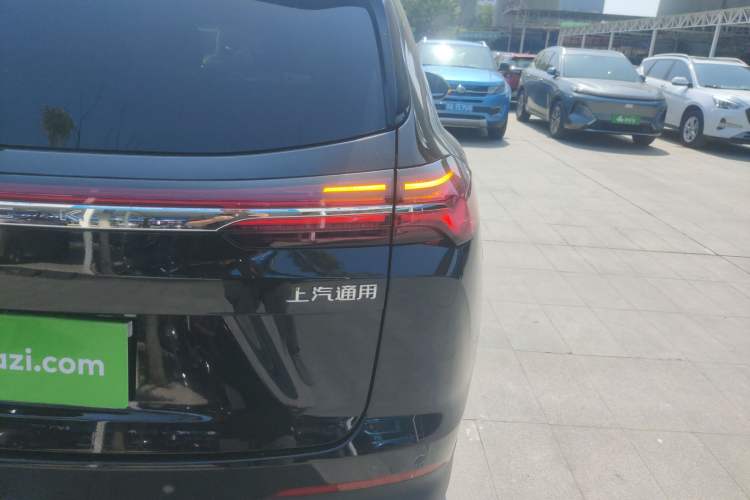 Used Buick Envision 2025 Encore Plus 28T Two-Wheel-Drive Platinum Edition Right Rear Taillight