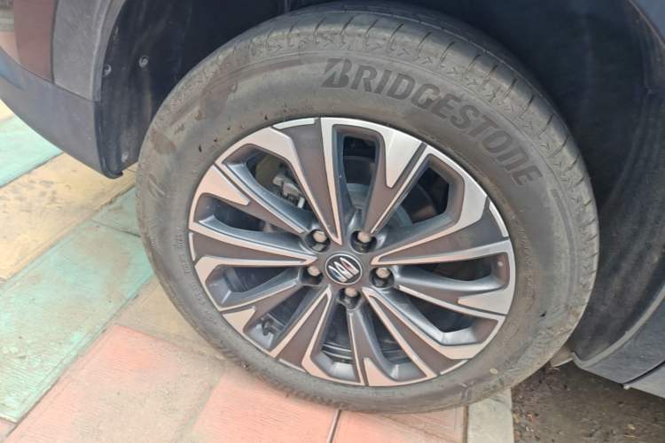 Used Buick Envision 2025 25T Entry-Grade Platinum Edition Right Rear Wheel Hub