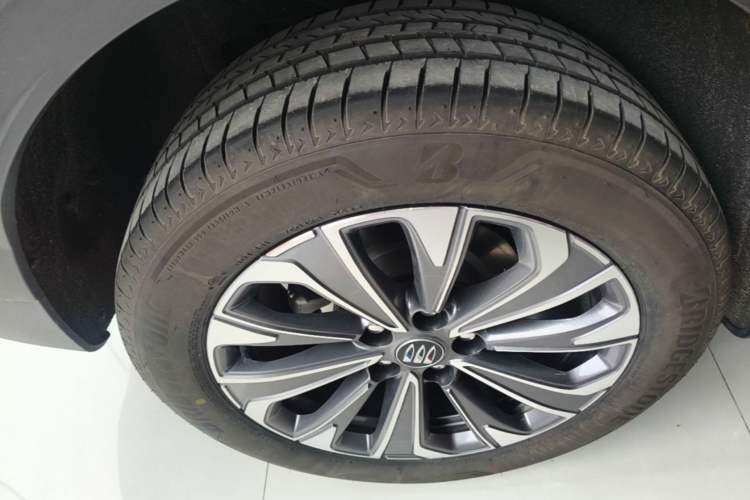 Used Buick Envision 2025 25T Entry-Grade Platinum Edition Right Rear Wheel Hub