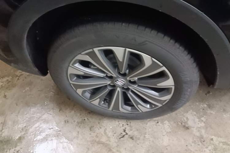Used Buick Envision 2025 25T Entry-Grade Platinum Edition Right Rear Wheel Hub