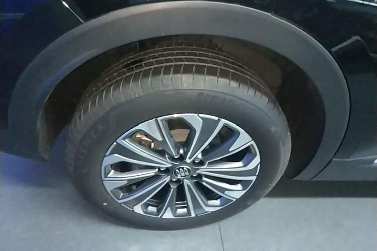 Used Buick Envision 2025 25T Entry-Grade Platinum Edition Right Rear Wheel Hub