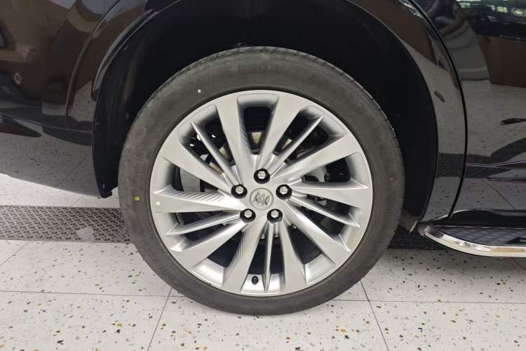Used Buick Envision 2025 Encore Plus Four-Wheel Drive Avenir Right Rear Wheel Hub