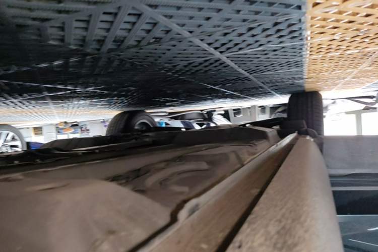 Used Buick Envision 2025 Encore Plus 28T Two-Wheel-Drive Platinum Edition Right Side Sill
