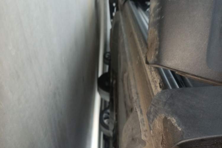 Used Buick Envision 2025 Encore Plus 28T Two-Wheel-Drive Platinum Edition Right Side Sill