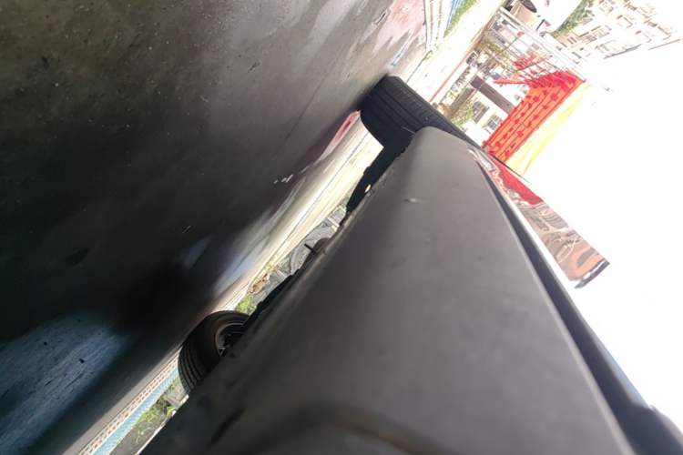 Used Buick Envision 2025 25T Entry-Grade Platinum Edition Right Side Sill