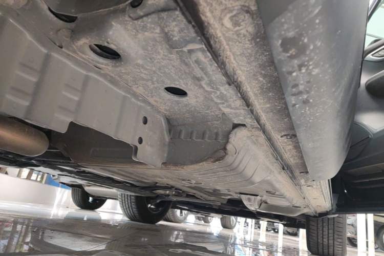 Used Buick Envision 2025 Encore Plus 28T Two-Wheel-Drive Platinum Edition Right Side Sill