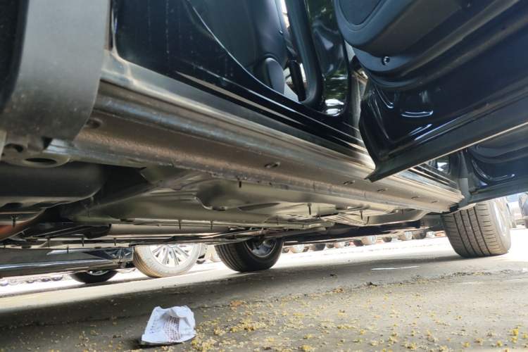 Used Buick Envision 2025 25T Entry-Grade Platinum Edition Right Side Sill
