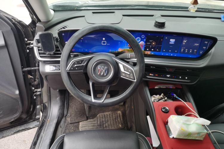 Used Buick Envision 2025 Encore Plus 28T Two-Wheel-Drive Platinum Edition Steering Wheel