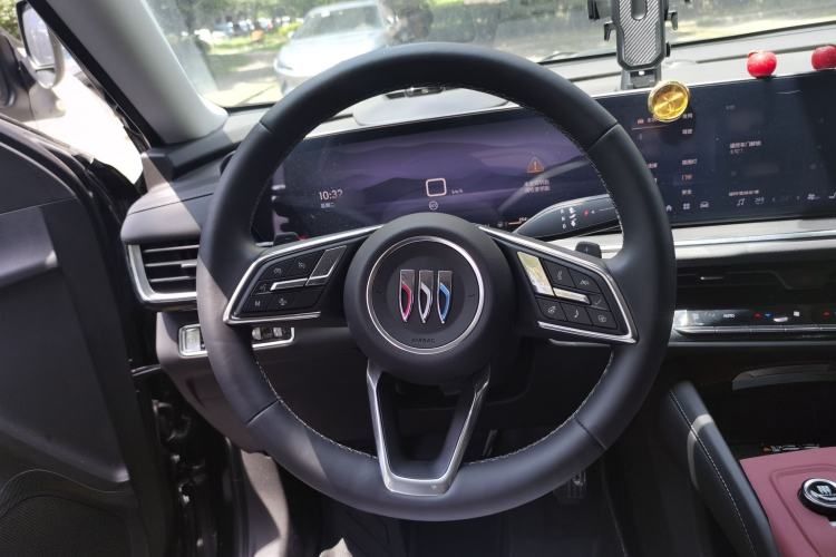 Used Buick Envision 2025 Encore Plus 28T Two-Wheel-Drive Platinum Edition Steering Wheel