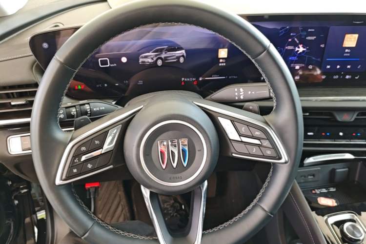 Used Buick Envision 2025 25T Entry-Grade Platinum Edition Steering Wheel
