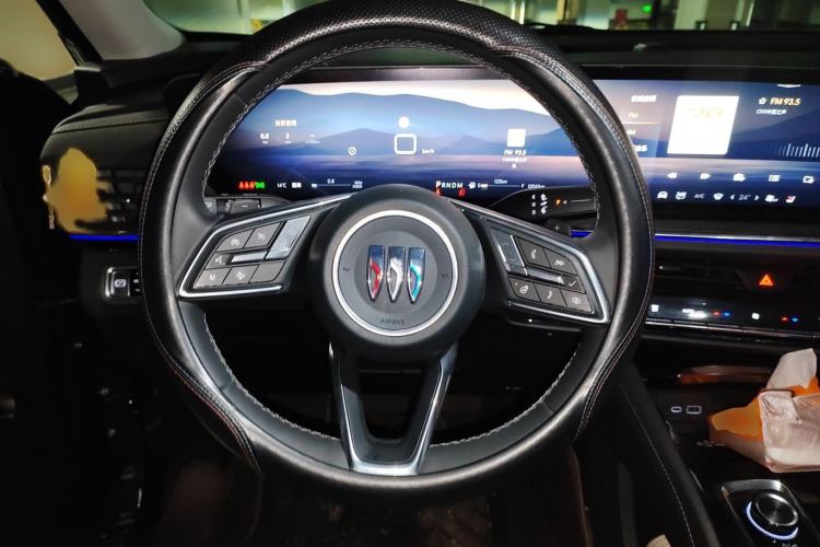 Used Buick Envision 2025 Encore Plus 28T Two-Wheel-Drive Platinum Edition Steering Wheel