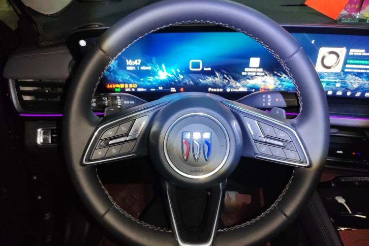 Used Buick Envision 2025 Encore Plus 28T Two-Wheel-Drive Platinum Edition Steering Wheel