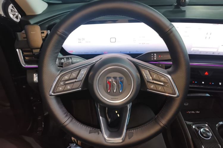 Used Buick Envision 2025 Encore Plus 28T Two-Wheel-Drive Platinum Edition Steering Wheel