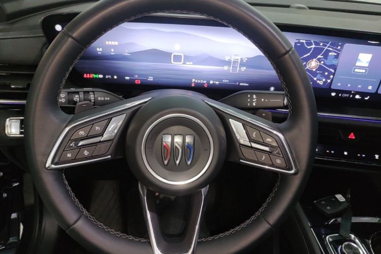 Used Buick Envision 2025 25T Entry-Grade Platinum Edition Steering Wheel