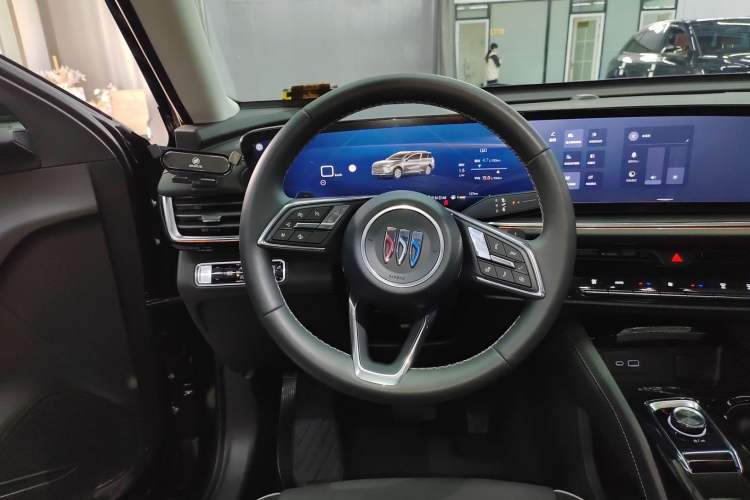 Used Buick Envision 2025 Encore Plus 28T Two-Wheel-Drive Platinum Edition Steering Wheel