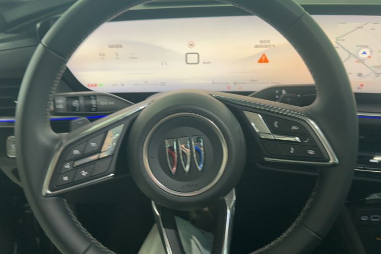 Used Buick Envision 2025 25T Entry-Grade Platinum Edition Steering Wheel