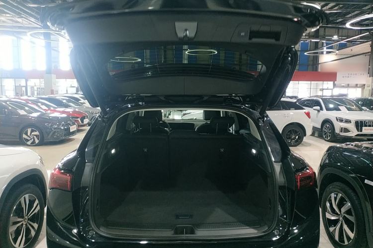 Used Buick Envision 2025 25T Entry-Grade Platinum Edition Trunk
