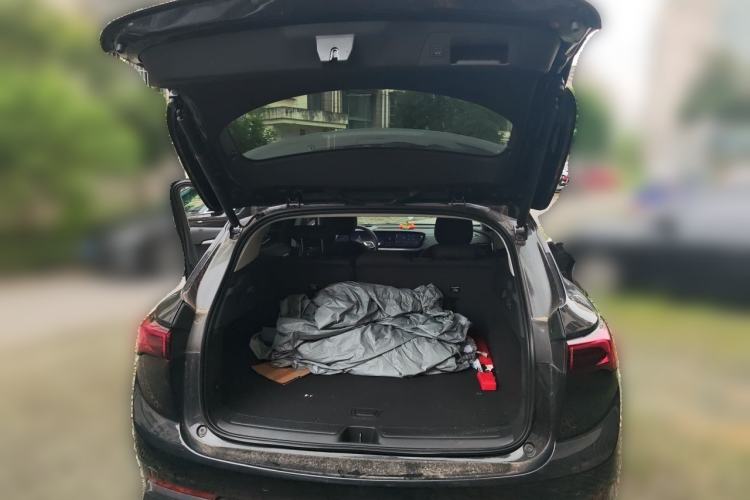 Used Buick Envision 2025 25T Entry-Grade Platinum Edition Trunk