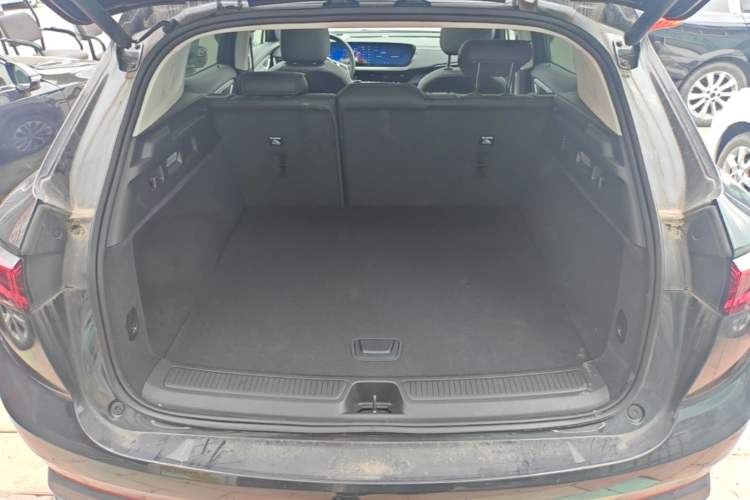 Used Buick Envision 2025 25T Entry-Grade Platinum Edition Trunk