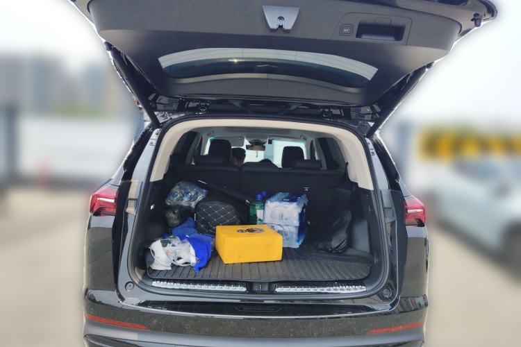 Used Buick Envision 2025 Encore Plus 28T Two-Wheel-Drive Platinum Edition Trunk