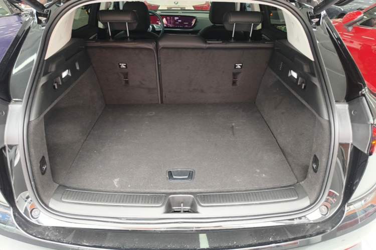 Used Buick Envision 2025 25T Entry-Grade Platinum Edition Trunk