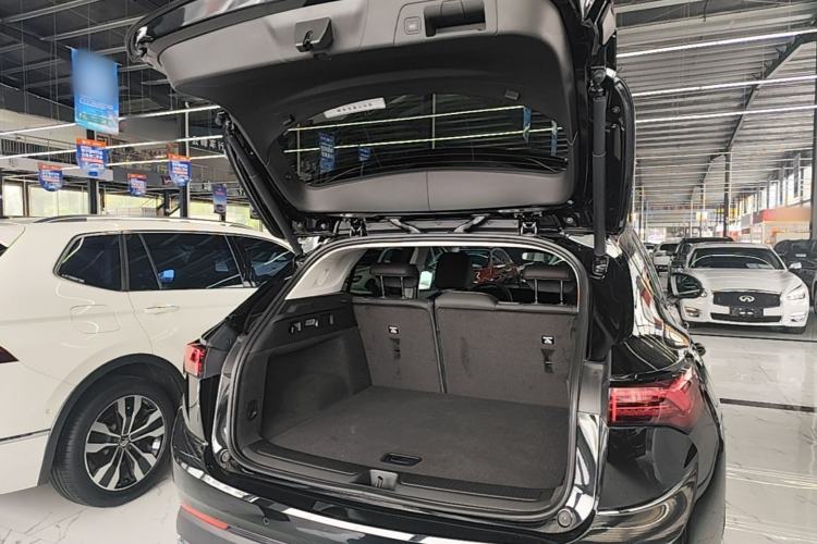Used Buick Envision 2025 25T Entry-Grade Platinum Edition Trunk