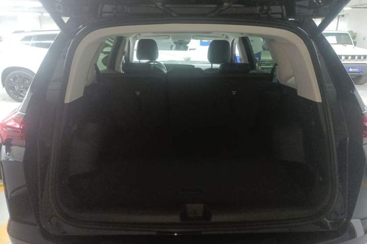 Used Buick Envision 2025 Encore Plus 28T Two-Wheel-Drive Platinum Edition Trunk