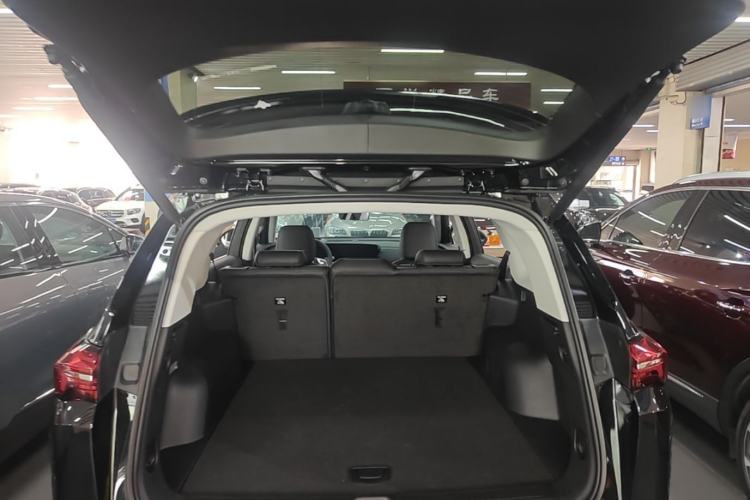 Used Buick Envision 2025 Encore Plus 28T Two-Wheel-Drive Platinum Edition Trunk