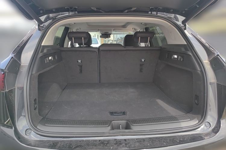 Used Buick Envision 2025 25T Entry-Grade Platinum Edition Trunk
