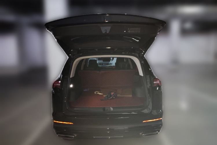 Used Buick Envision 2025 Encore Plus 28T Two-Wheel-Drive Platinum Edition Trunk
