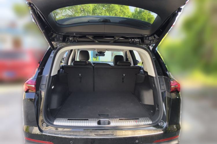 Used Buick Envision 2025 Encore Plus 28T Two-Wheel-Drive Platinum Edition Trunk